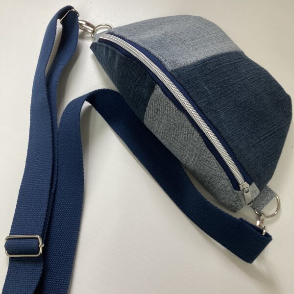 Jeans Upcycling Fr. 60.00 mit Taschengurt